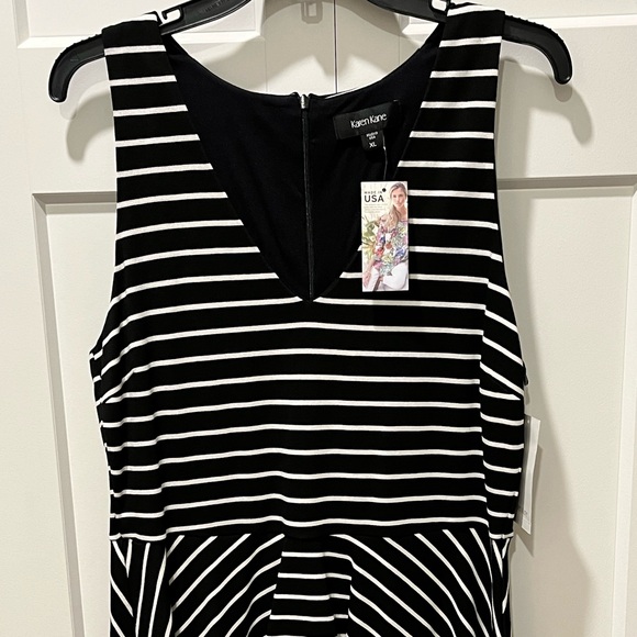 KAREN KANE NWT AUTHENTIC ‘OPTIC BLOOM’ BLACK & WHITE STRIPE SLEEVELESS BLOUSE - Picture 8 of 8